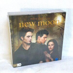 Sealed 2009 'the twilight saga' 'New Moon' Board Game BNIP!!